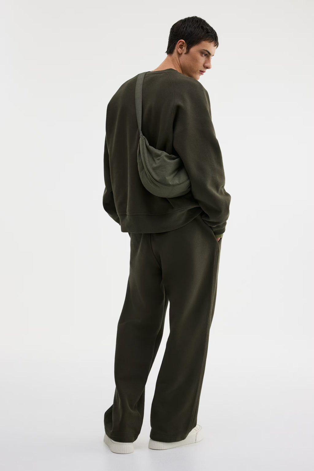 LOOSE FIT SWEATPANTS