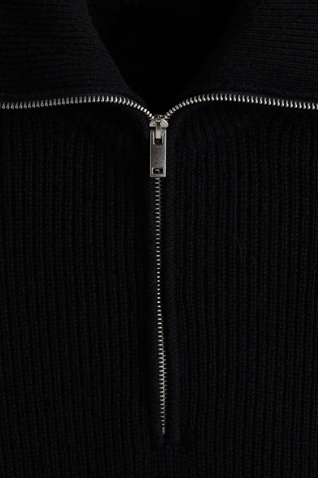 QUARTER ZIP