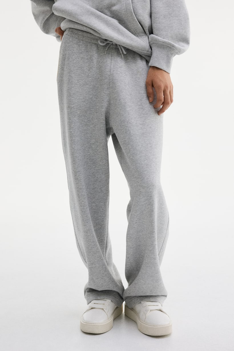 LOOSE FIT SWEATPANTS