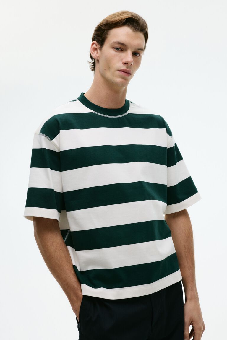 OVERSIZED FIT T-SHIRT