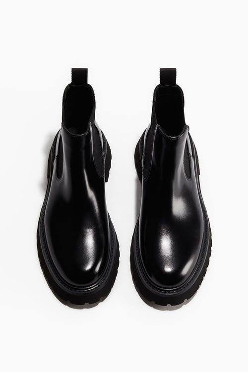CHELSEA BOOTS